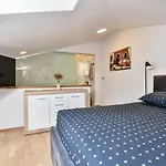 Luxury Blue Bay Apartment